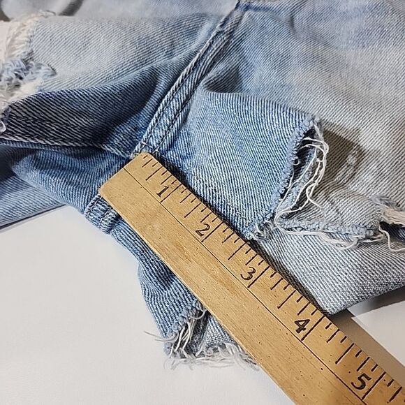 Hollister Jean Shorts Size 5 W27 Button Fly High Rise Mom Short Distressed Denim - Picture 5 of 7